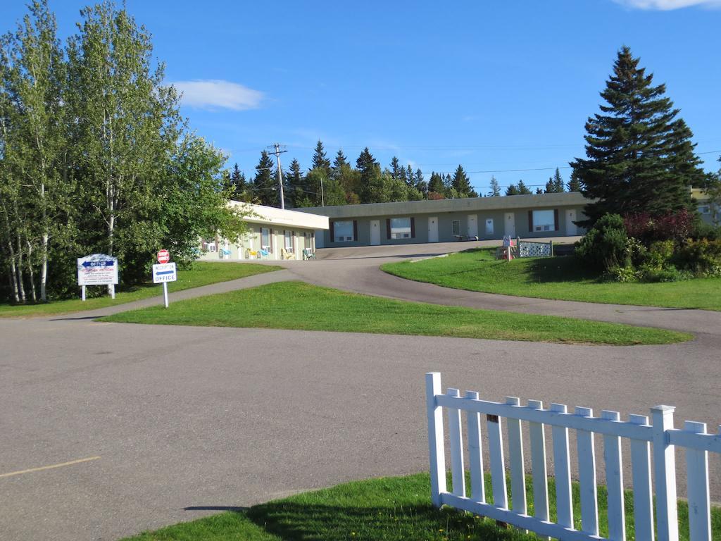 Motel And Camping Colibri Caraquet Eksteriør billede